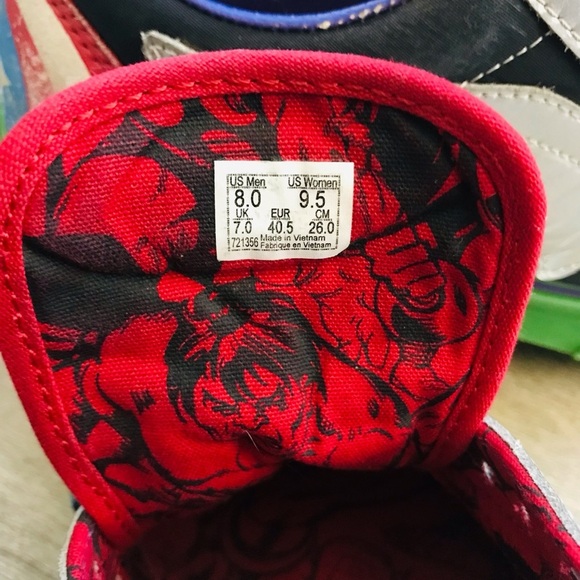 Pre-loved Vans off the Wall Men’s X Marvel old skool shoes Avengers - Picture 8 of 9